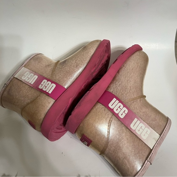 Ugg Kids Classic Mini Waterproof Clear Boot
Iridescent Pink - Picture 14 of 16